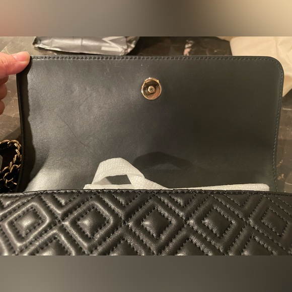TORY BURCH FLEMING CONVERTIBLE SHOULDER BAG - Picture 7 of 11
